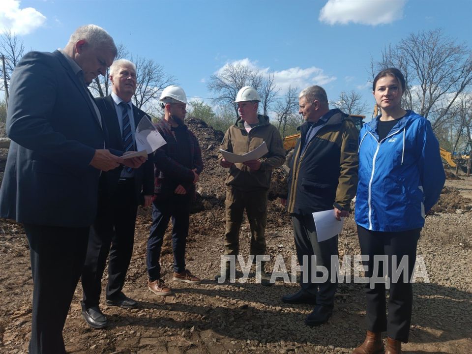 В Краснодонском парке идет вторая волна преобразований В Краснодонском парке идет вторая волна преобразований
