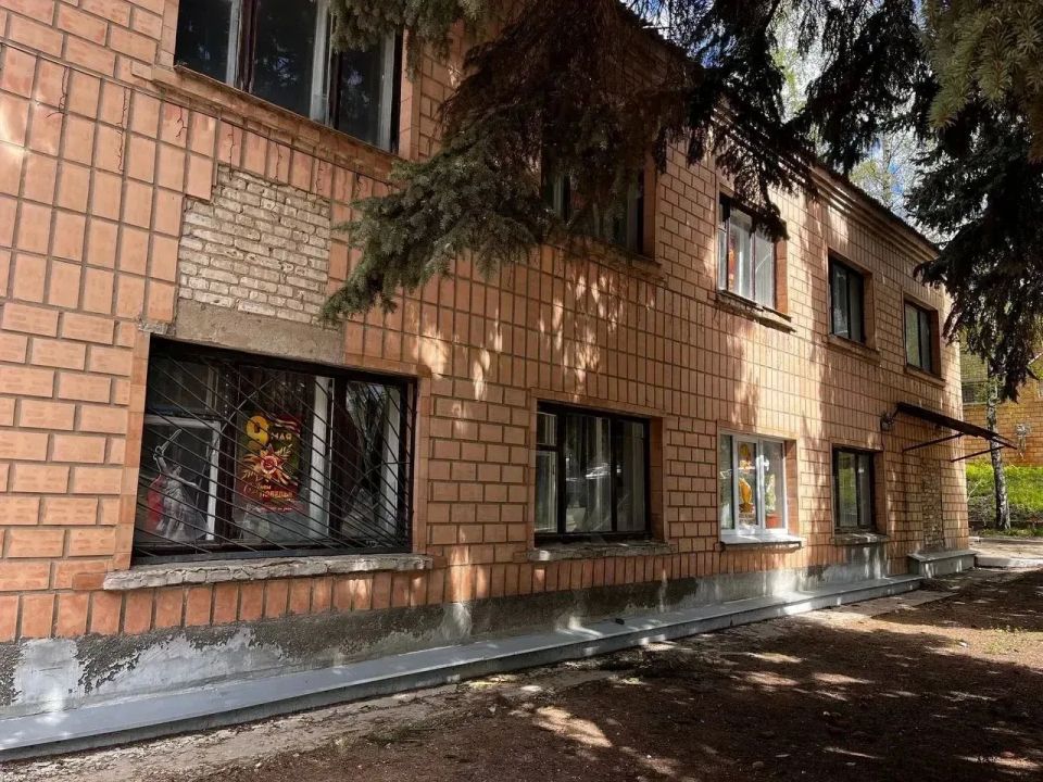 В Марковке ликвидируют последствия атаки вражеского БПЛА В Марковке ликвидируют последствия атаки вражеского БПЛА