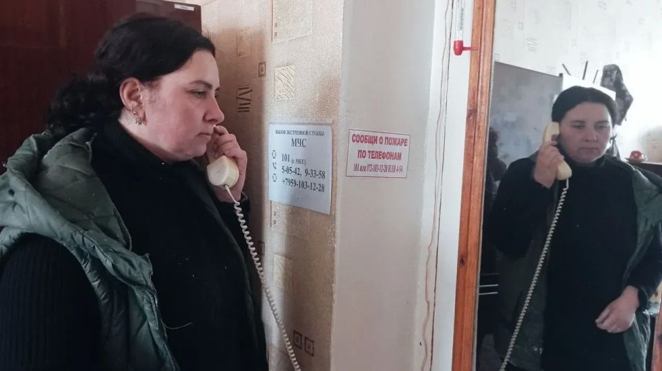 Сегодня в структурных подразделениях и филиалах МБУ «ЦКД г. Ровеньки» были проведены объктовые учебные тренировки по эвакуации и тушению условного пожара Сегодня в структурных подразделениях и филиалах МБУ «ЦКД г. Ровеньки» были проведены объктовые учебные тренировки по эвакуации и тушению условного пожара