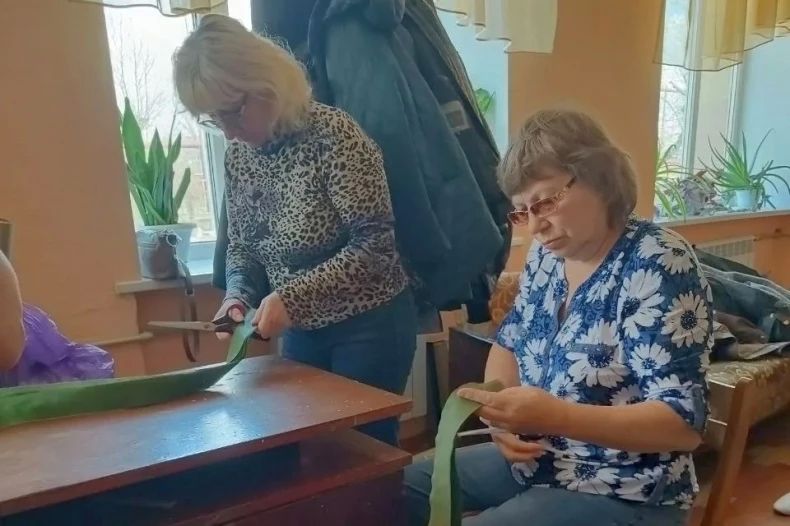 Руки, плетущие надежду. В суровых реалиях специальной военной операции (СВО) каждый вклад, каждая помощь имеет огромное значение Руки, плетущие надежду. В суровых реалиях специальной военной операции (СВО) каждый вклад, каждая помощь имеет огромное значение