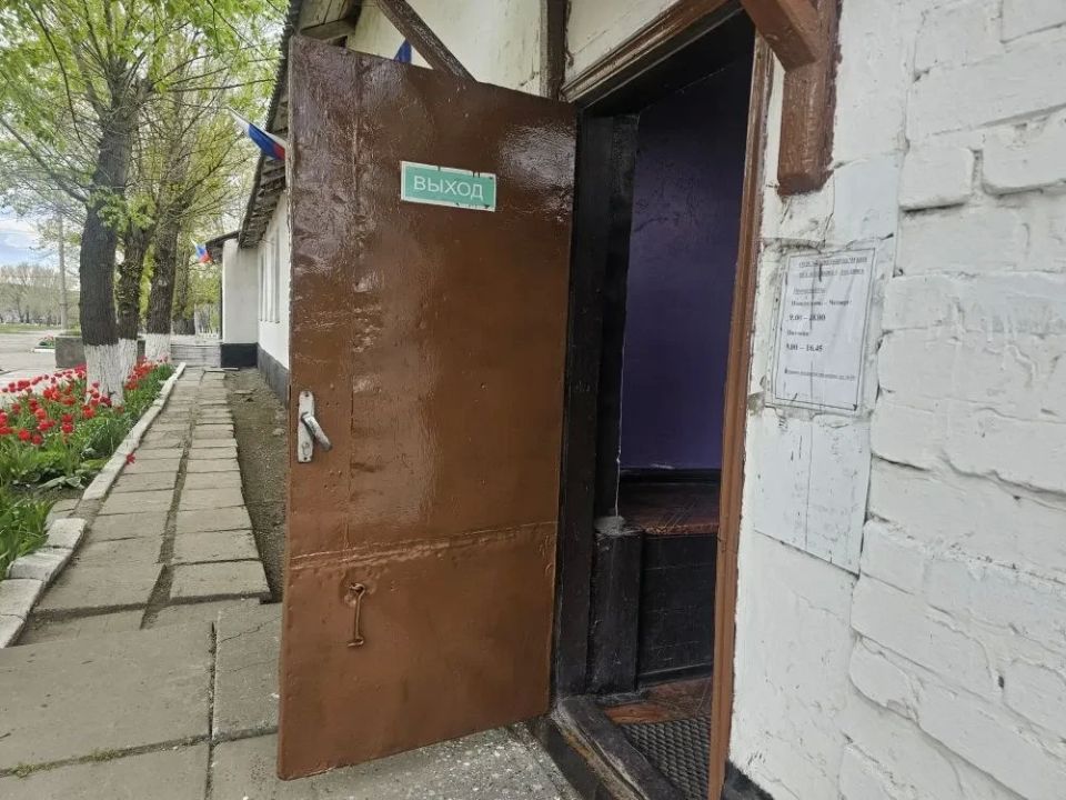 В пгт Нагольно Тарасовка ведутся работы по благоустройству В пгт Нагольно Тарасовка ведутся работы по благоустройству