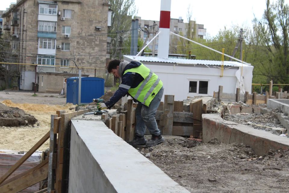 В городе Краснодоне продолжается капитальный ремонт помещения ЗАГСа В городе Краснодоне продолжается капитальный ремонт помещения ЗАГСа