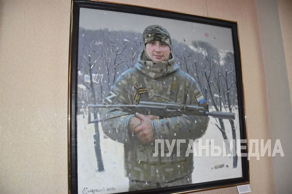 Передвижная выставка «Образ защитника Отечества в живописных произведениях» открылась в Стаханове Передвижная выставка «Образ защитника Отечества в живописных произведениях» открылась в Стаханове