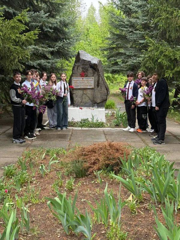 В рамках Всероссийской патриотической акции «Обелиск» в городе прошли субботники у мест воинской славы В рамках Всероссийской патриотической акции «Обелиск» в городе прошли субботники у мест воинской славы