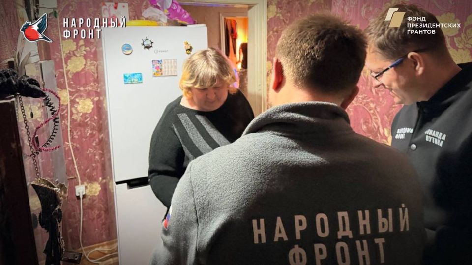 Молодёжка НФ совместно с РИК НФ ЛНР доставила продуктовые наборы по адресным заявкам и плёнку для утепления теплового контура Молодёжка НФ совместно с РИК НФ ЛНР доставила продуктовые наборы по адресным заявкам и плёнку для утепления теплового контура
