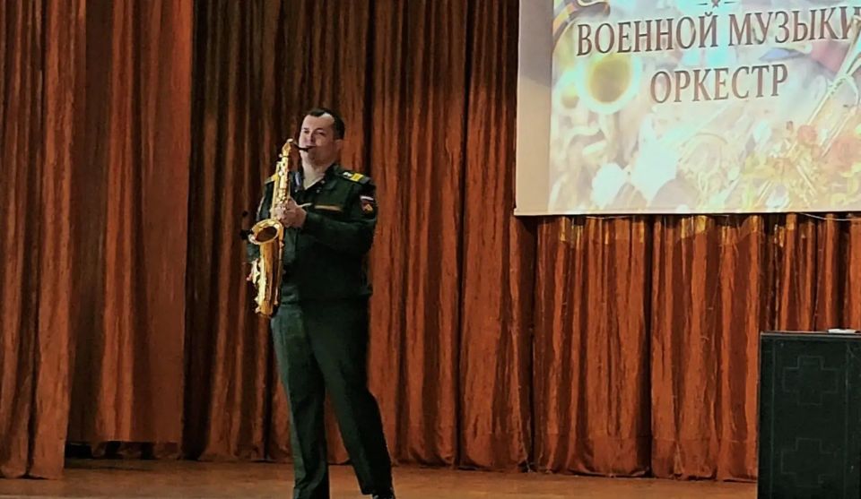 В преддверии Дня Победы в Брянковском колледже ЛГПУ состоялось торжественное мероприятие «Военной музыки оркестр», посвящённое Дню Великой Победы В преддверии Дня Победы в Брянковском колледже ЛГПУ состоялось торжественное мероприятие «Военной музыки оркестр», посвящённое Дню Великой Победы