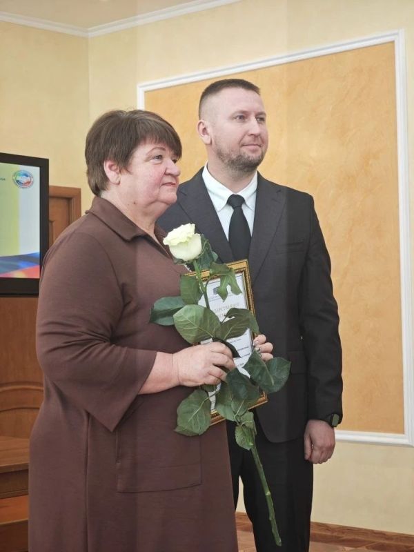 Олег Коваль: Принял участие в торжественном мероприятии, посвящённом чествованию героев труда, которое прошло в Луганске, в театре имени Павла Луспекаева Олег Коваль: Принял участие в торжественном мероприятии, посвящённом чествованию героев труда, которое прошло в Луганске, в театре имени Павла Луспекаева