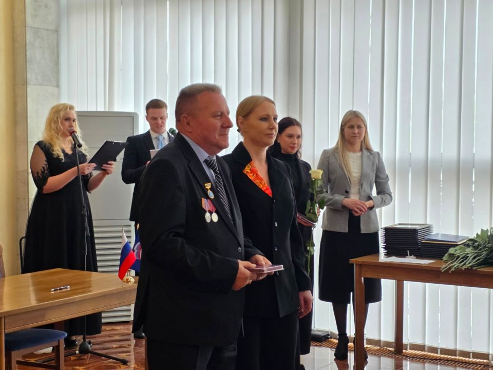 Константин Бутримов: Первомай в Луганске: чествование героев труда Константин Бутримов: Первомай в Луганске: чествование героев труда