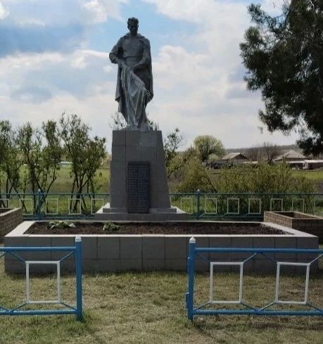 Благоустройство Братских могил: забота о памяти и истории Благоустройство Братских могил: забота о памяти и истории