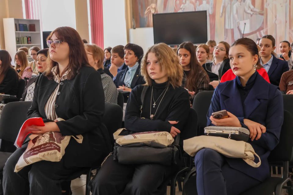 В «Горьковке» прошли Межрегиональные студенческие чтения «За далью Даль» В «Горьковке» прошли Межрегиональные студенческие чтения «За далью Даль»