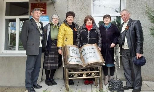 29 апреля в библиотеке № 21 пгт Городище был организован поэтический батл между поэтами Оренбуржья и Перевальского округа 29 апреля в библиотеке № 21 пгт Городище был организован поэтический батл между поэтами Оренбуржья и Перевальского округа