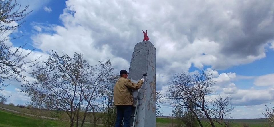 Благоустройство памятных мест в канун майских праздников продолжается Благоустройство памятных мест в канун майских праздников продолжается