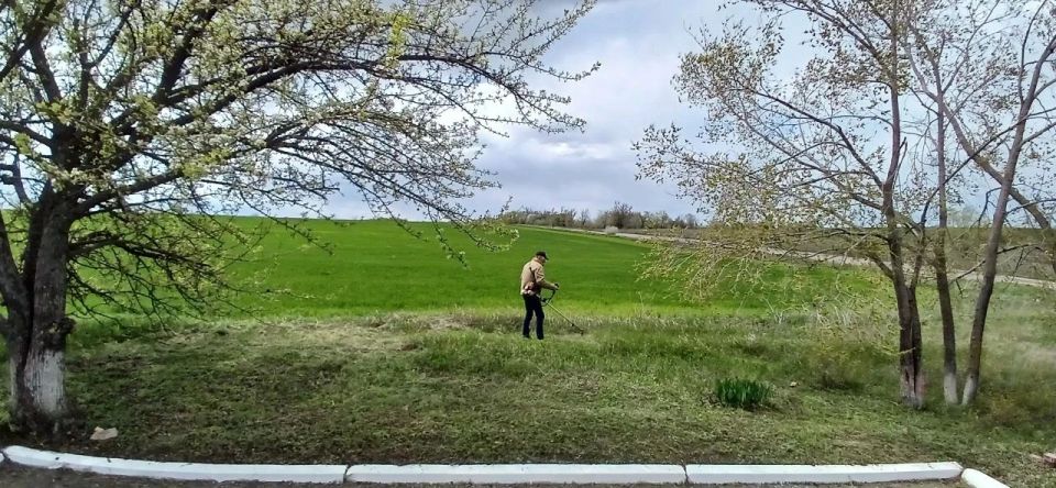 Благоустройство памятных мест в канун майских праздников продолжается Благоустройство памятных мест в канун майских праздников продолжается