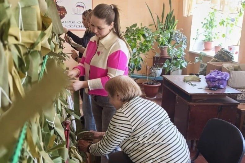 Руки, плетущие надежду. В суровых реалиях специальной военной операции (СВО) каждый вклад, каждая помощь имеет огромное значение Руки, плетущие надежду. В суровых реалиях специальной военной операции (СВО) каждый вклад, каждая помощь имеет огромное значение