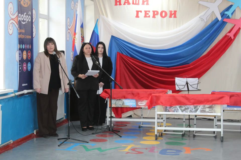 Сегодня в ГБОУ ЛНР «Новолимаревская СШ» произошло знаменательное событие – торжественное открытие «Парты Героя», посвященных выпускникам этой школы, участникам СВО, геройски погибшем в ходе ее проведения: Малаеву Евгению... Сегодня в ГБОУ ЛНР «Новолимаревская СШ» произошло знаменательное событие – торжественное открытие «Парты Героя», посвященных выпускникам этой школы, участникам СВО, геройски погибшем в ходе ее проведения: Малаеву Евгению...