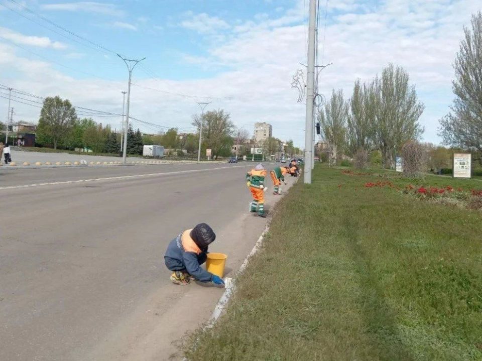 Коммунальными службами проведены работы на территории города Коммунальными службами проведены работы на территории города