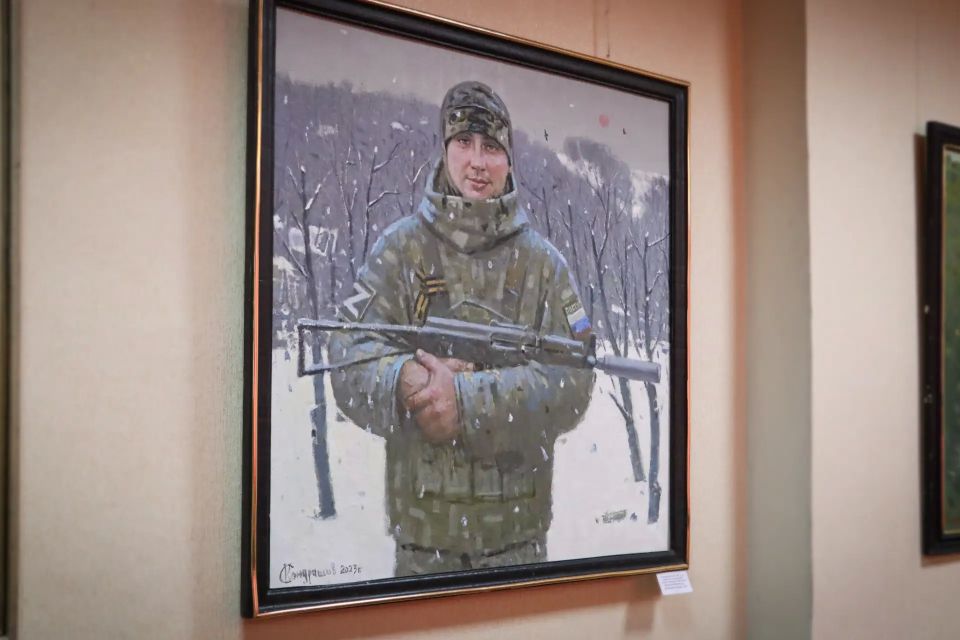 В Стахановском музее открылась выставка «Образ защитника Отечества» В Стахановском музее открылась выставка «Образ защитника Отечества»