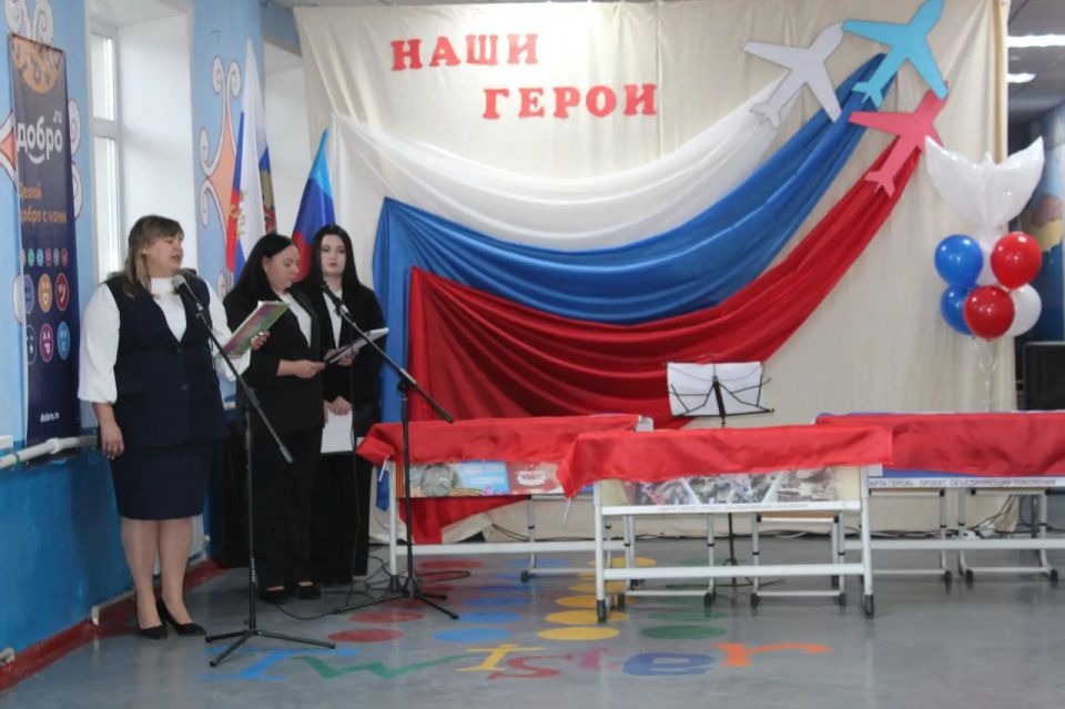 В Новолимаревской школе открыли три "Парты Героя" В Новолимаревской школе открыли три "Парты Героя"