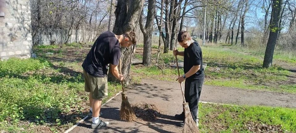 В рамках Всероссийской патриотической акции «Обелиск» в городе прошли субботники у мест воинской славы В рамках Всероссийской патриотической акции «Обелиск» в городе прошли субботники у мест воинской славы