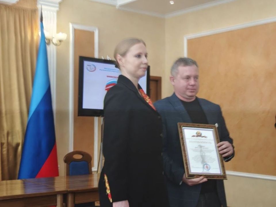 Олег Коваль: Принял участие в торжественном мероприятии, посвящённом чествованию героев труда, которое прошло в Луганске, в театре имени Павла Луспекаева Олег Коваль: Принял участие в торжественном мероприятии, посвящённом чествованию героев труда, которое прошло в Луганске, в театре имени Павла Луспекаева