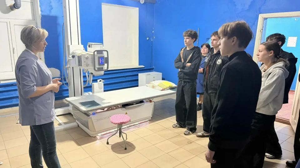 Профориентационную работу для учеников Успенской школы провели в Лутугинской центральной районной многопрофильной больнице Профориентационную работу для учеников Успенской школы провели в Лутугинской центральной районной многопрофильной больнице