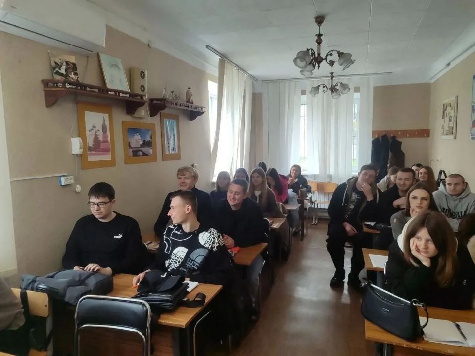 В Краснодонском факультете инженерии и менеджмента прошла лекция «Просто о выборах в России» В Краснодонском факультете инженерии и менеджмента прошла лекция «Просто о выборах в России»