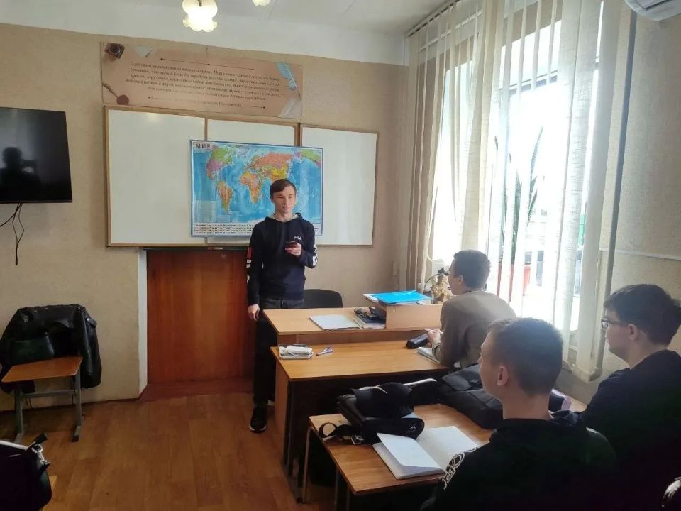 В Краснодонском факультете инженерии и менеджмента прошла лекция «Просто о выборах в России» В Краснодонском факультете инженерии и менеджмента прошла лекция «Просто о выборах в России»