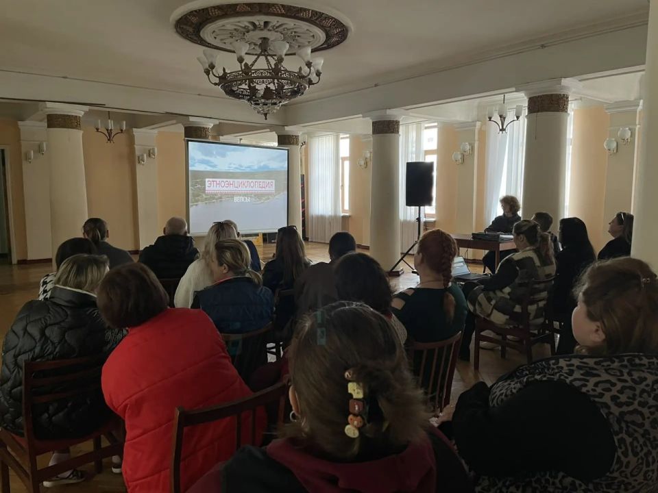 В Краснодоне провели познавательный киносеанс В Краснодоне провели познавательный киносеанс