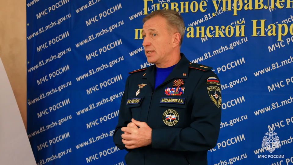 На свете есть особенная служба, где верность делу и мужская дружба сильнее самых дьявольских огней На свете есть особенная служба, где верность делу и мужская дружба сильнее самых дьявольских огней