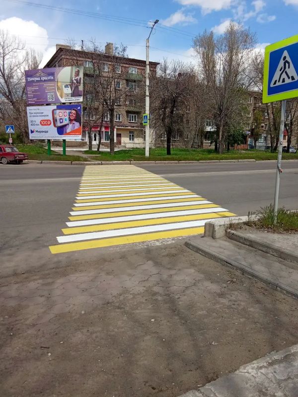 Городские службы работают над улучшением облика наших улиц Городские службы работают над улучшением облика наших улиц