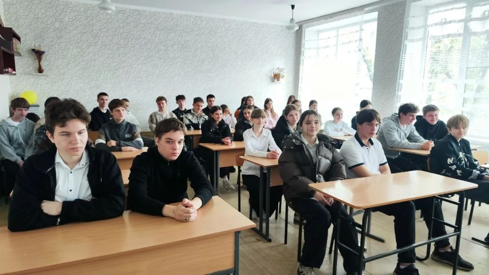 В Беловской школе №1 прошла лекция о вреде привычек и защите от манипуляций и терроризма В Беловской школе №1 прошла лекция о вреде привычек и защите от манипуляций и терроризма