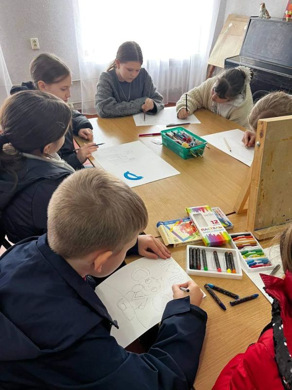 В Детской школе искусств № 2 г. Ровеньки состоялось тематическое мероприятие «Выборы глазами детей» В Детской школе искусств № 2 г. Ровеньки состоялось тематическое мероприятие «Выборы глазами детей»