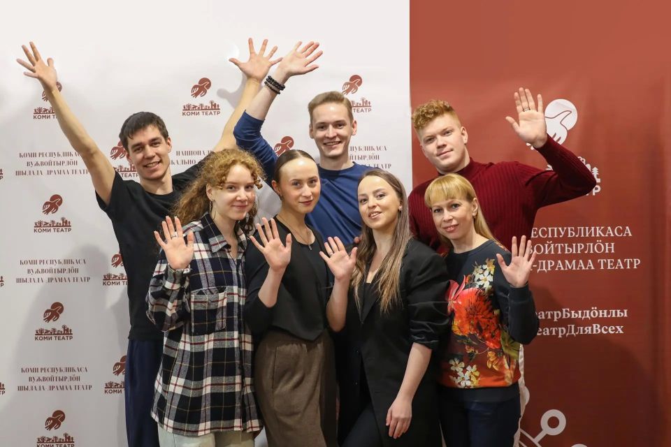 Артисты Национального театра Коми подготовили письма и подарки для Ровеньков Артисты Национального театра Коми подготовили письма и подарки для Ровеньков