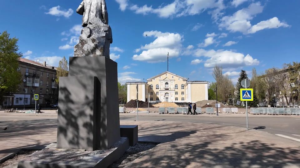 В Молодогвардейске строительная компания «Артстрой» продолжает работы по обновлению инфраструктуры города в рамках специального инфраструктурного проекта В Молодогвардейске строительная компания «Артстрой» продолжает работы по обновлению инфраструктуры города в рамках специального инфраструктурного проекта