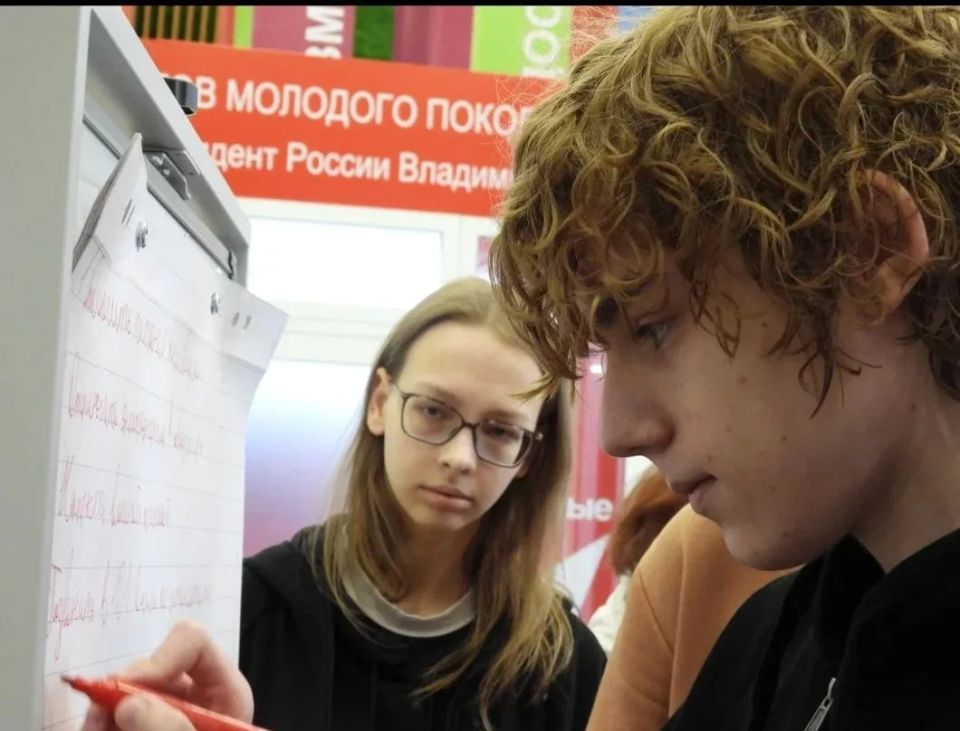ПРОдвижение:. В молодёжном центре прошёл «Профи-диалог: о личном опыте и мотивации». ПРОдвижение:. В молодёжном центре прошёл «Профи-диалог: о личном опыте и мотивации».