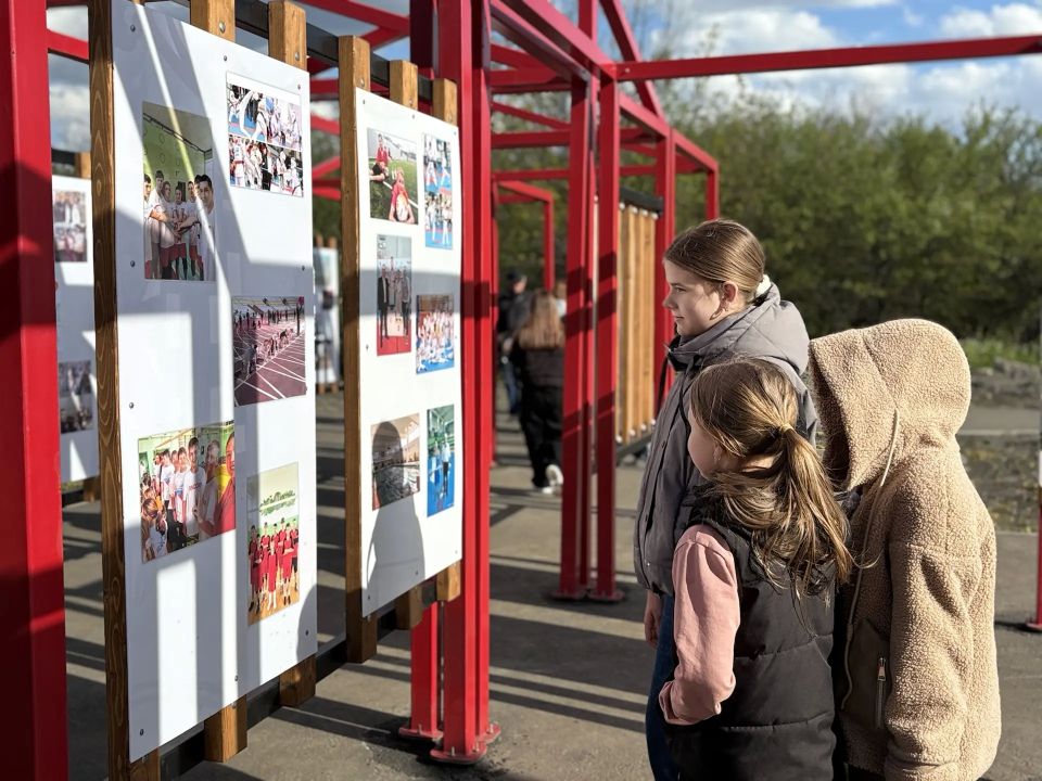С радостью сообщаем, что в городском парке «Красный Луч» в выставочной зоне появилась новая фотовыставка! С радостью сообщаем, что в городском парке «Красный Луч» в выставочной зоне появилась новая фотовыставка!