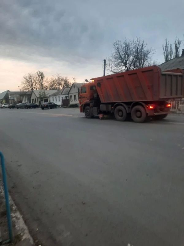 Андрей Рубанцов: МУП "СКАТ" приступил к следующему этапу очистки автомобильных дорог городского округа после зимнего периода Андрей Рубанцов: МУП "СКАТ" приступил к следующему этапу очистки автомобильных дорог городского округа после зимнего периода