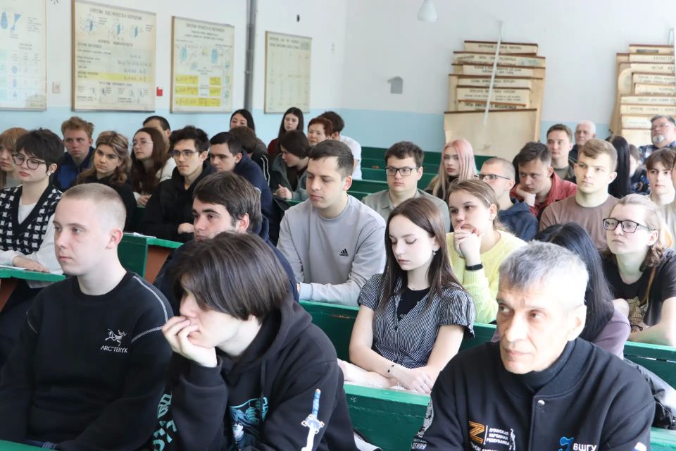 В Стахановском инженерно-педагогическом институте прошла встреча, посвящённая Дню коренных народов России В Стахановском инженерно-педагогическом институте прошла встреча, посвящённая Дню коренных народов России
