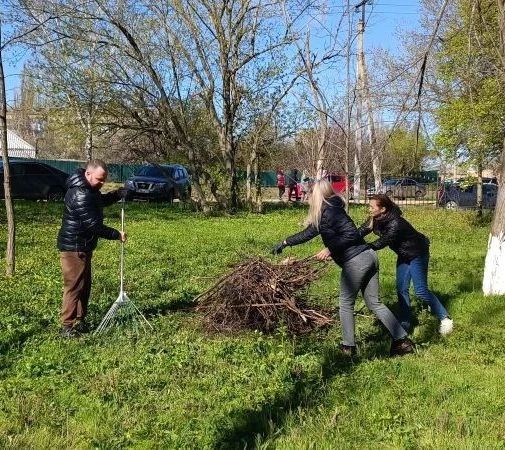 Молодежь Перевальского округа приняла участи в акции "Мы за чистоту" Молодежь Перевальского округа приняла участи в акции "Мы за чистоту"