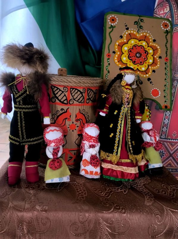 В Ровеньковской школе №3 открылось пространство, посвященное культуре Республики Коми! В Ровеньковской школе №3 открылось пространство, посвященное культуре Республики Коми!