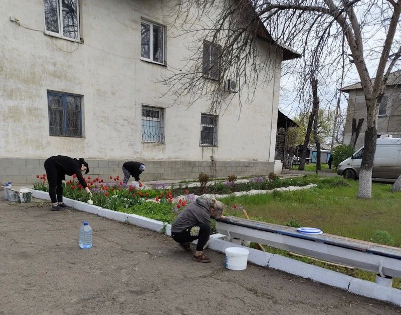 На Краснодонщине продолжаются работы по благоустройству На Краснодонщине продолжаются работы по благоустройству