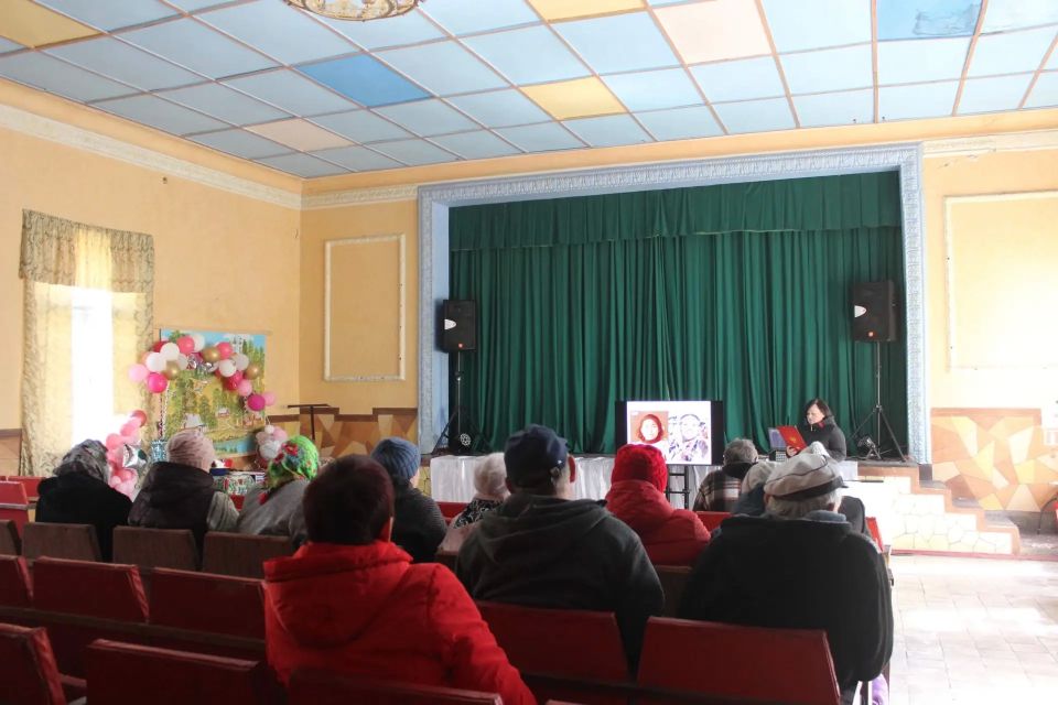 В Меловском муниципальном округе отметили День коренных малочисленных народов РФ В Меловском муниципальном округе отметили День коренных малочисленных народов РФ