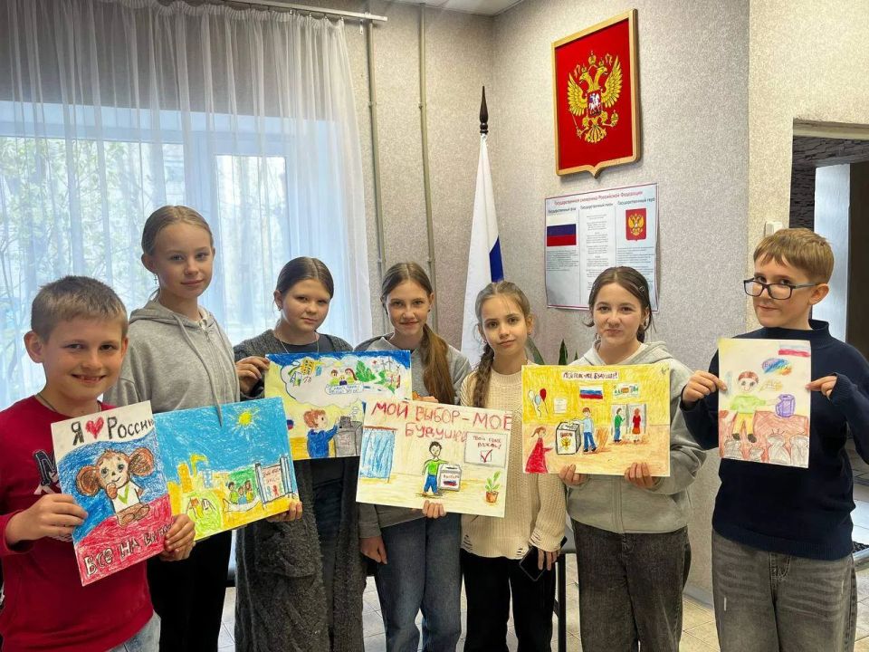 В Детской школе искусств № 2 г. Ровеньки состоялось тематическое мероприятие «Выборы глазами детей» В Детской школе искусств № 2 г. Ровеньки состоялось тематическое мероприятие «Выборы глазами детей»