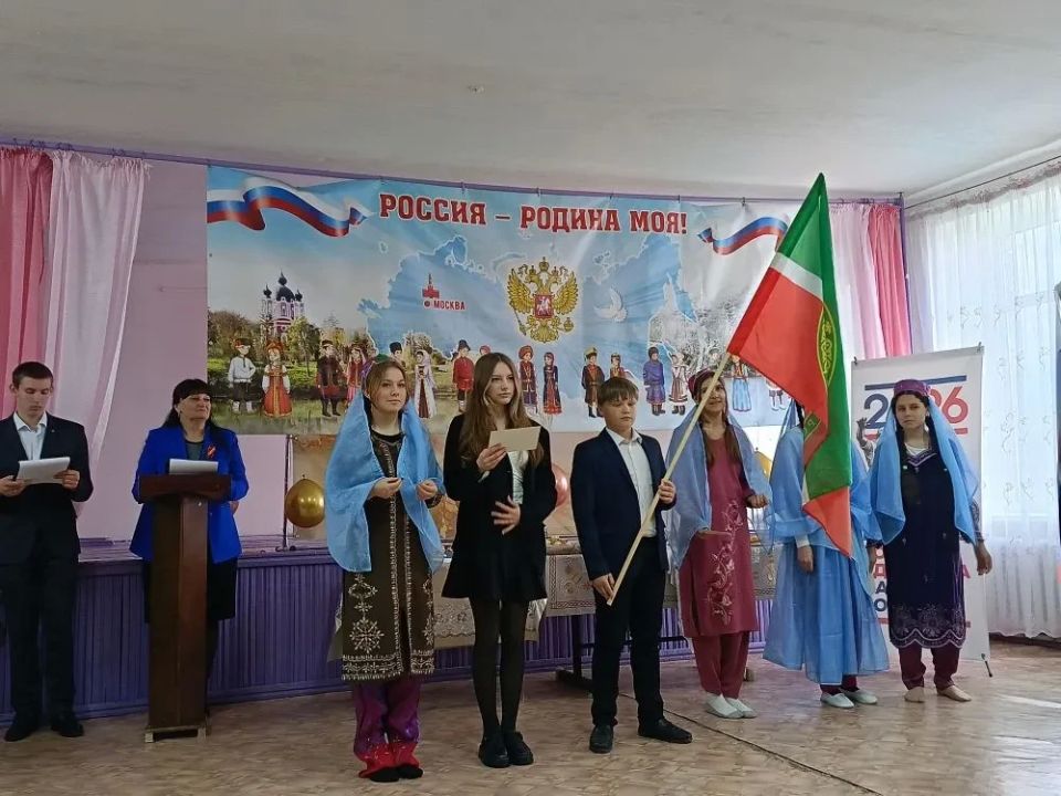 Сегодня в Благовском УВК им. А.М. Крюкова состоялся фестиваль «В ДРУЖБЕ НАРОДОВ ЕДИНСТВО РОССИИ!» Сегодня в Благовском УВК им. А.М. Крюкова состоялся фестиваль «В ДРУЖБЕ НАРОДОВ ЕДИНСТВО РОССИИ!»