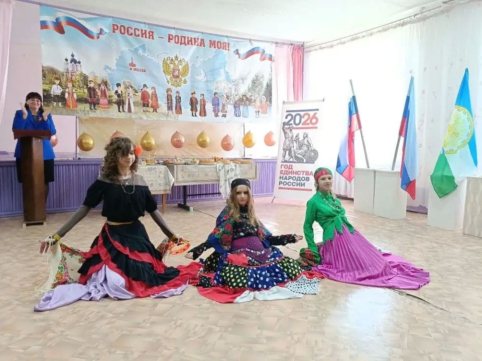 Сегодня в Благовском УВК им. А.М. Крюкова состоялся фестиваль «В ДРУЖБЕ НАРОДОВ ЕДИНСТВО РОССИИ!» Сегодня в Благовском УВК им. А.М. Крюкова состоялся фестиваль «В ДРУЖБЕ НАРОДОВ ЕДИНСТВО РОССИИ!»