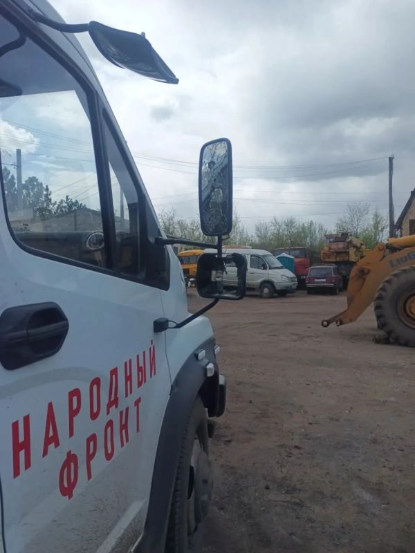 Украинский дрон атаковал водовоз в Первомайске ЛНР! Украинский дрон атаковал водовоз в Первомайске ЛНР!
