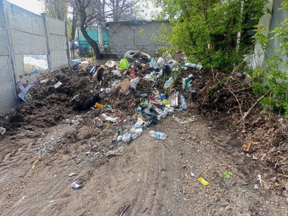 Городские службы работают над улучшением облика наших улиц Городские службы работают над улучшением облика наших улиц