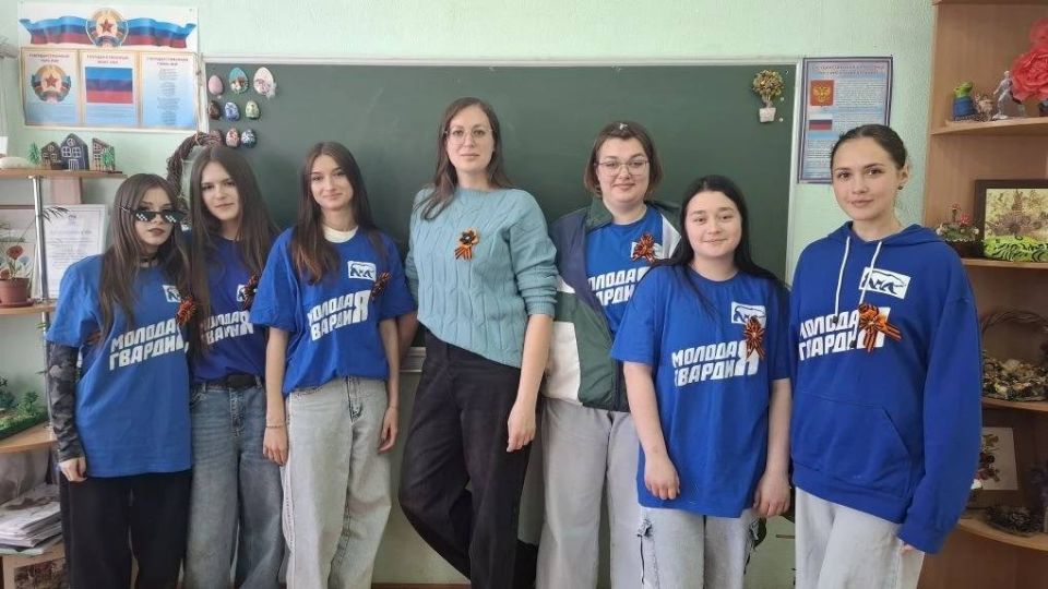 В преддверии Дня Победы наши молодогвардейцы проводят акцию «Георгиевская лента» В преддверии Дня Победы наши молодогвардейцы проводят акцию «Георгиевская лента»