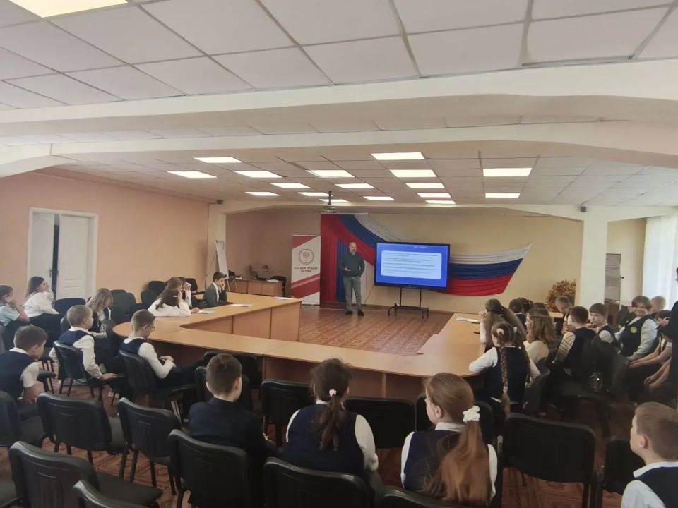 «Цифровой ликбез» научил луганских пятиклассников отличать «вредные советы» от реальных правил по кибербезопасности «Цифровой ликбез» научил луганских пятиклассников отличать «вредные советы» от реальных правил по кибербезопасности