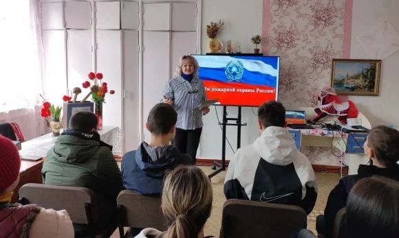 В Фабричненском сельском доме культуры прошёл видеолекторий «Я пожарным стать хочу»